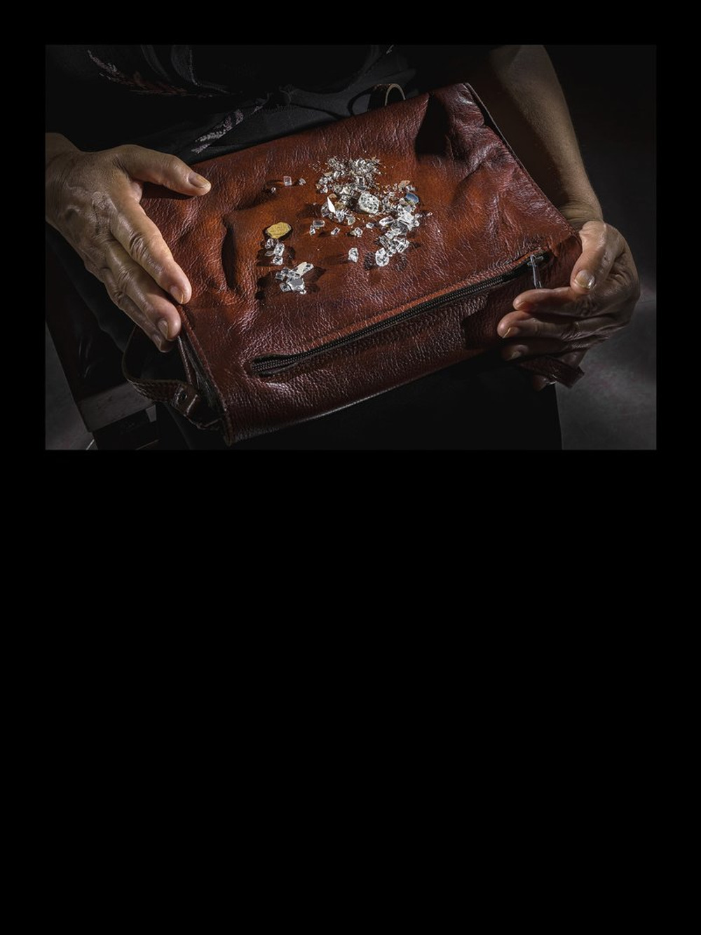 Sotto gli occhi di nessuno-Under nobody's eyes