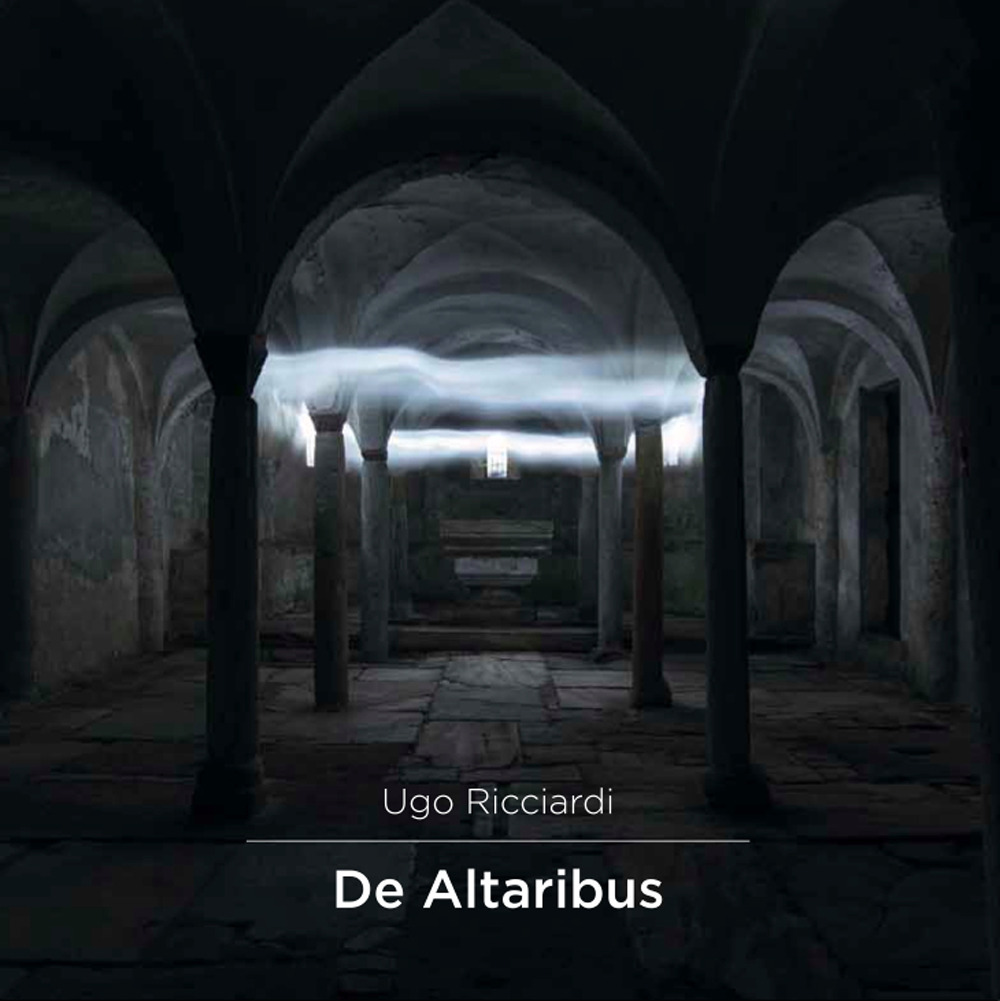 De Altaribus