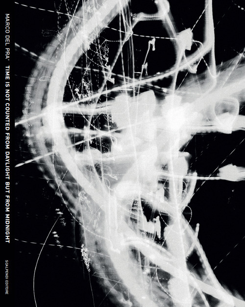 Time is not counted from Daylight but from Midnight. Note sui recenti lavori di Marco del Prà-Anmerkungen zu den Jüngsten Werken von Marco del Prà