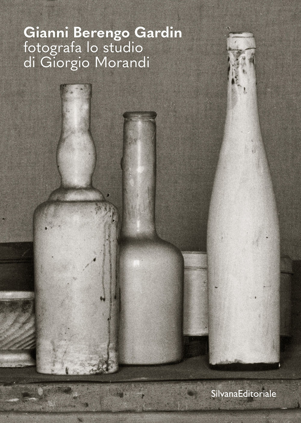 Gianni Berengo Gardin fotografa lo studio di Giorgio Morandi