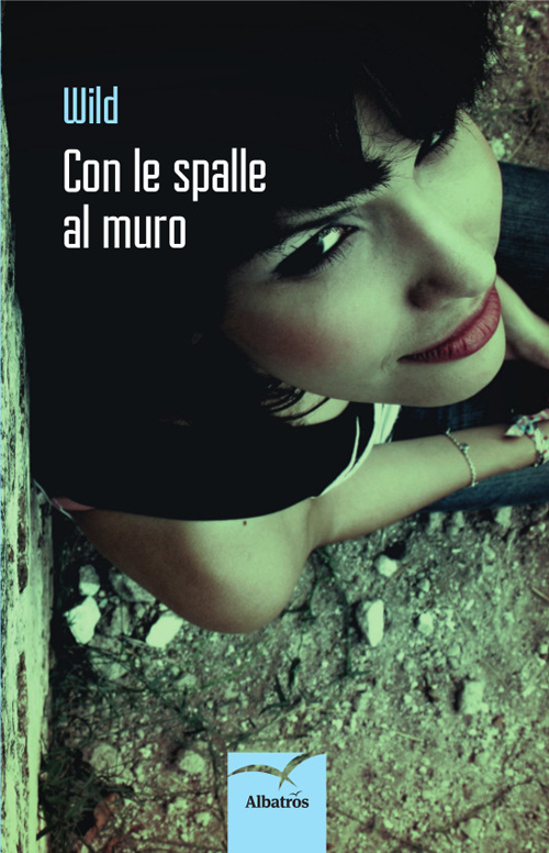 Con le spalle al muro