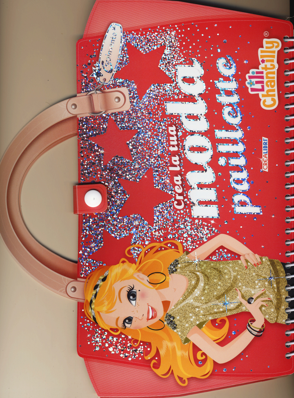 Crea la tua moda paillette. Con adesivi