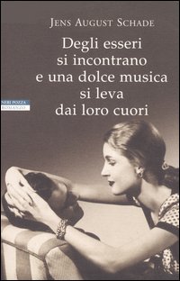 Degli esseri si incontrano e una dolce musica si leva dai loro cuori