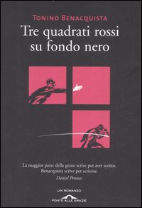 Tre quadrati rossi su fondo nero