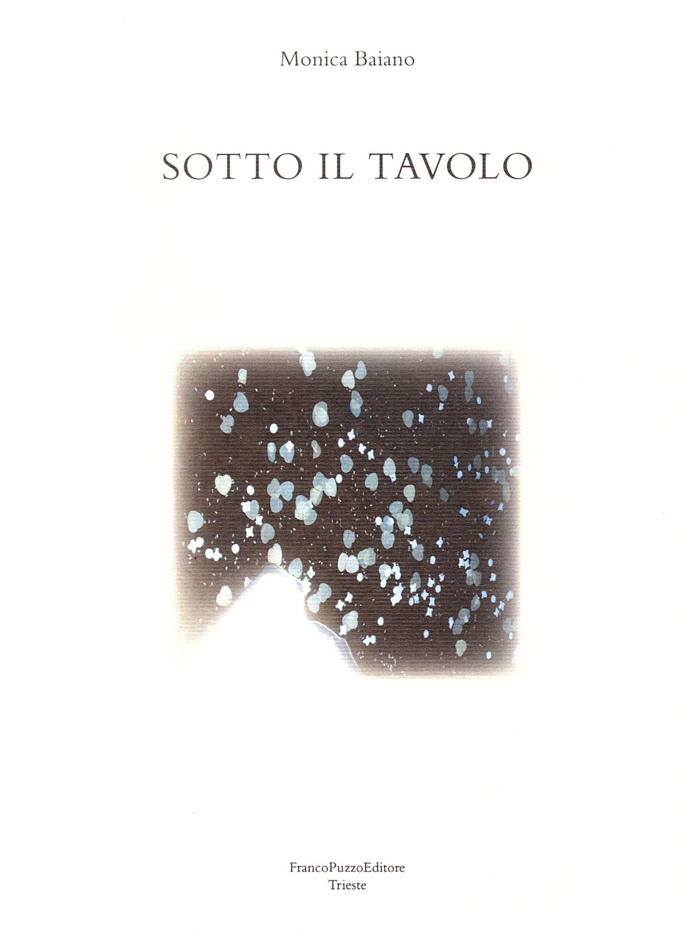 Sotto il tavolo