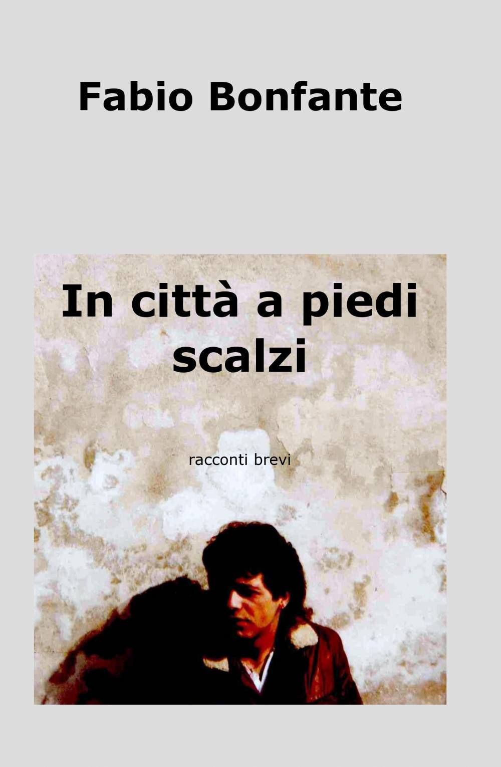 In città a piedi scalzi