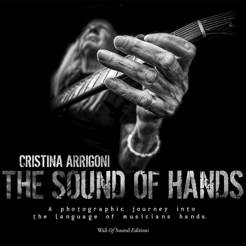 The sound of hands. A photographic journey into the language of musicians hands