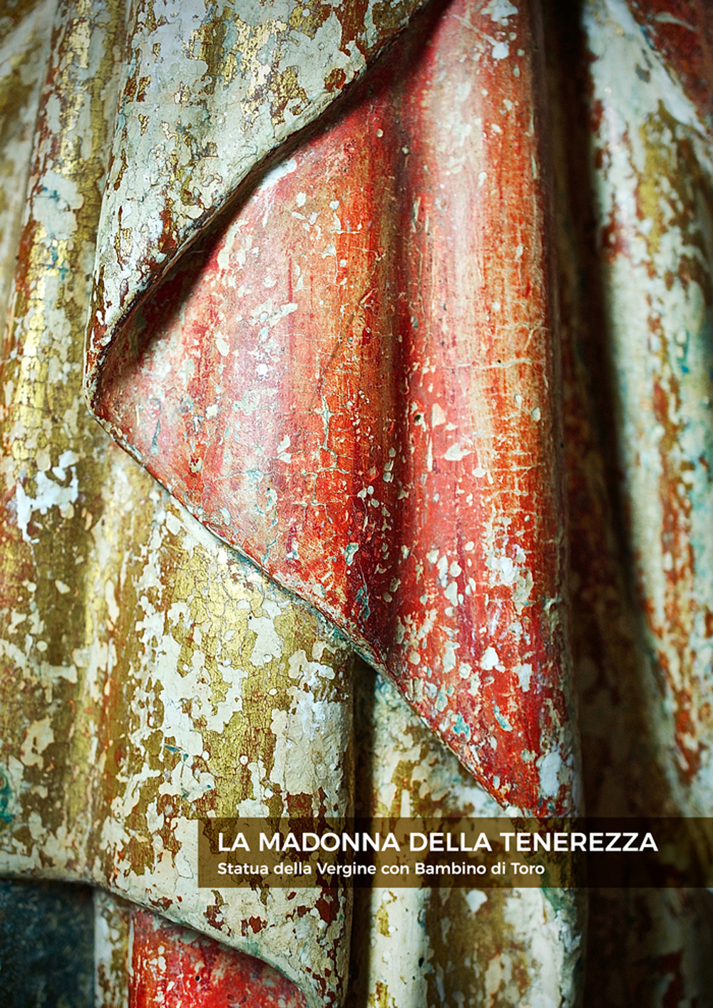 La madonna della tenerezza. Statua della vergine con bambino di Toro