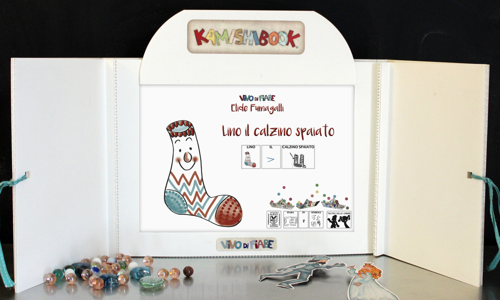 Lino il calzino spaiato. Testo in simboli. Kamishibai